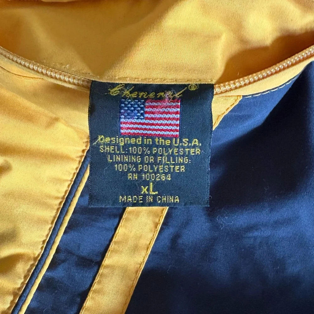 WVU Mountaineers Jacket with detachable hood‎